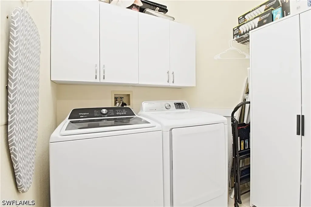 2125 Aberdeen Lane Naples FL 34109