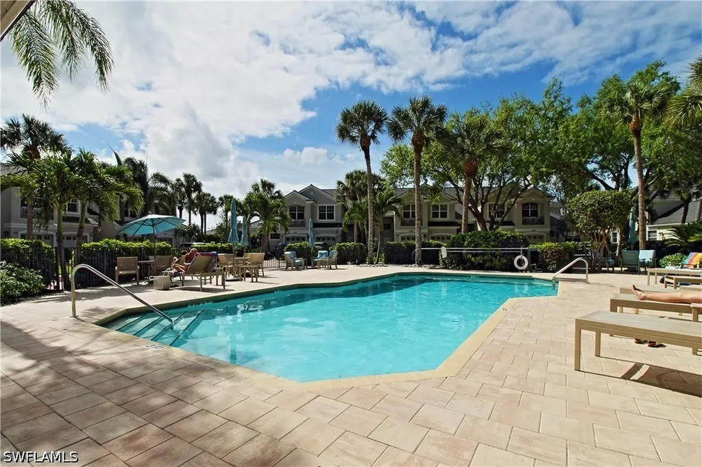 2125 Aberdeen Lane Naples FL 34109