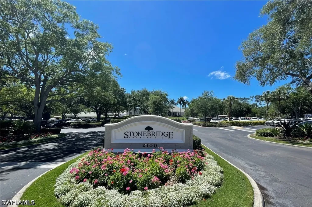 2125 Aberdeen Lane Naples FL 34109