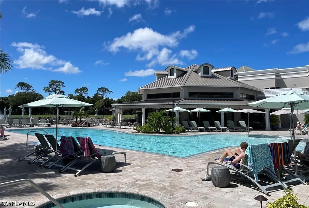 2125 Aberdeen Lane Naples FL 34109