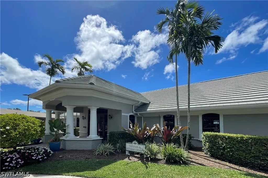2125 Aberdeen Lane Naples FL 34109