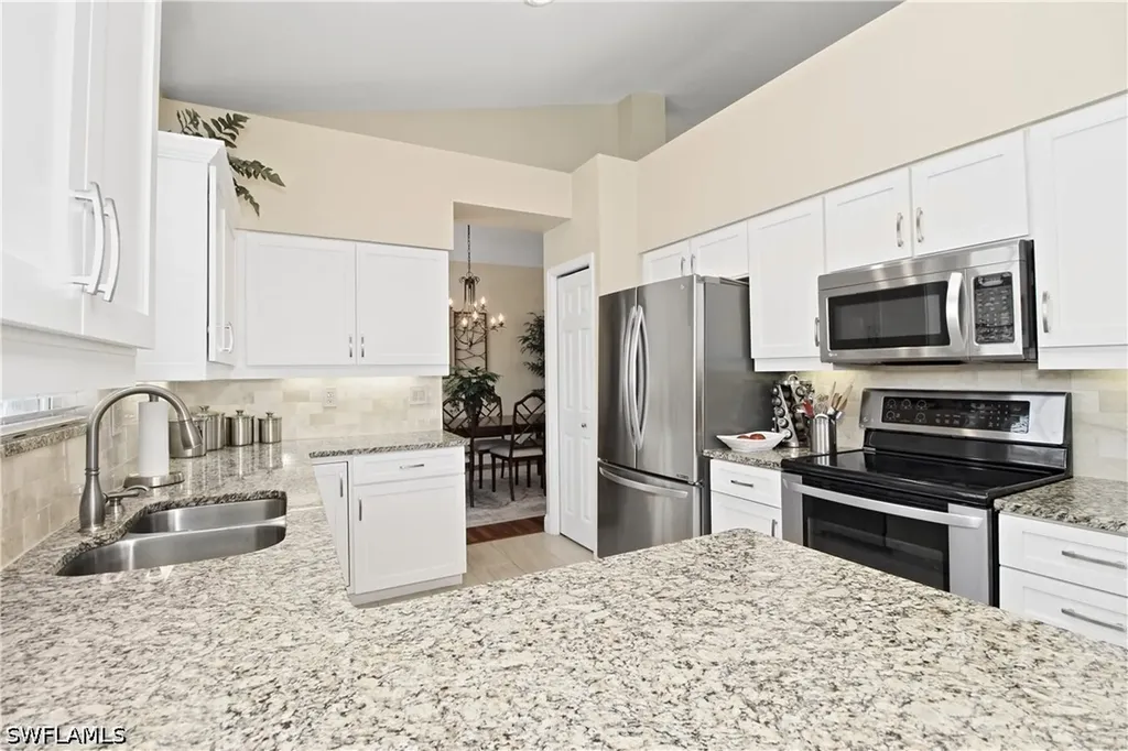 2125 Aberdeen Lane Naples FL 34109