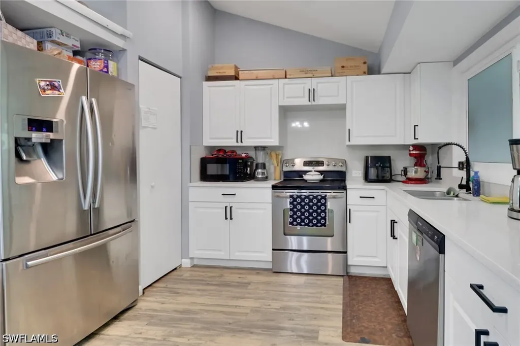 2740 Randall Naples FL 34120