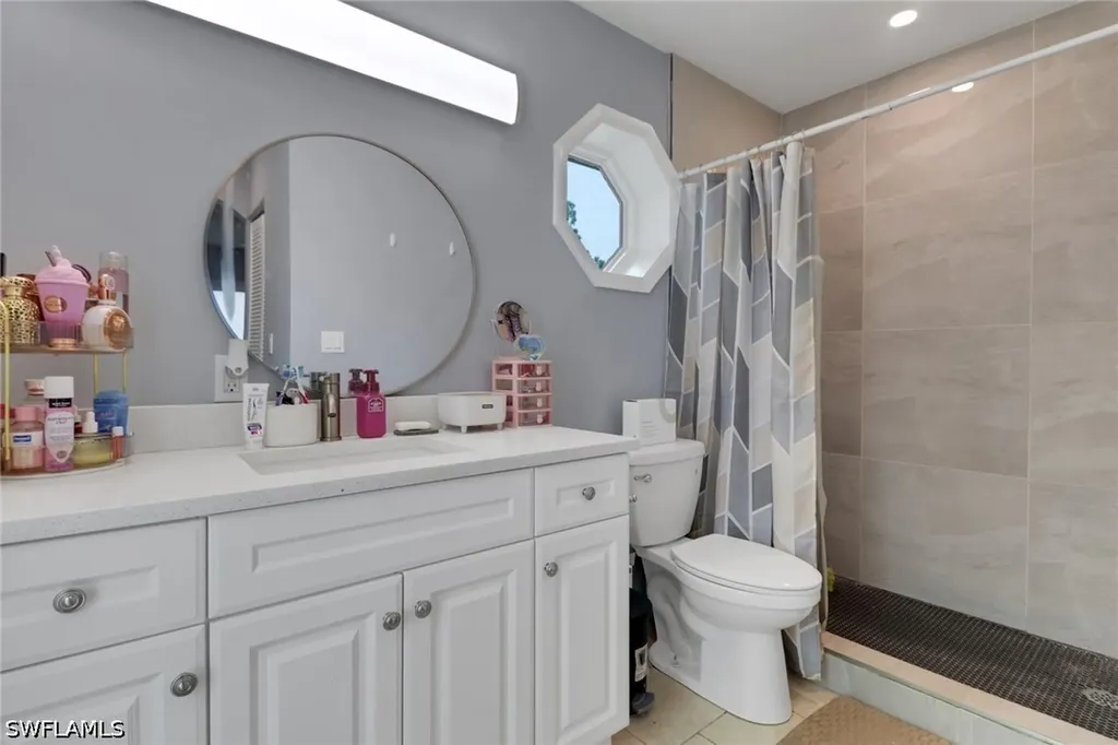 2740 Randall Naples FL 34120