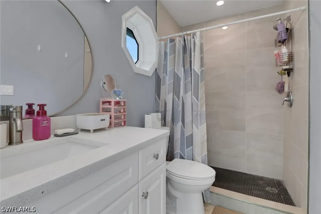 2740 Randall Naples FL 34120