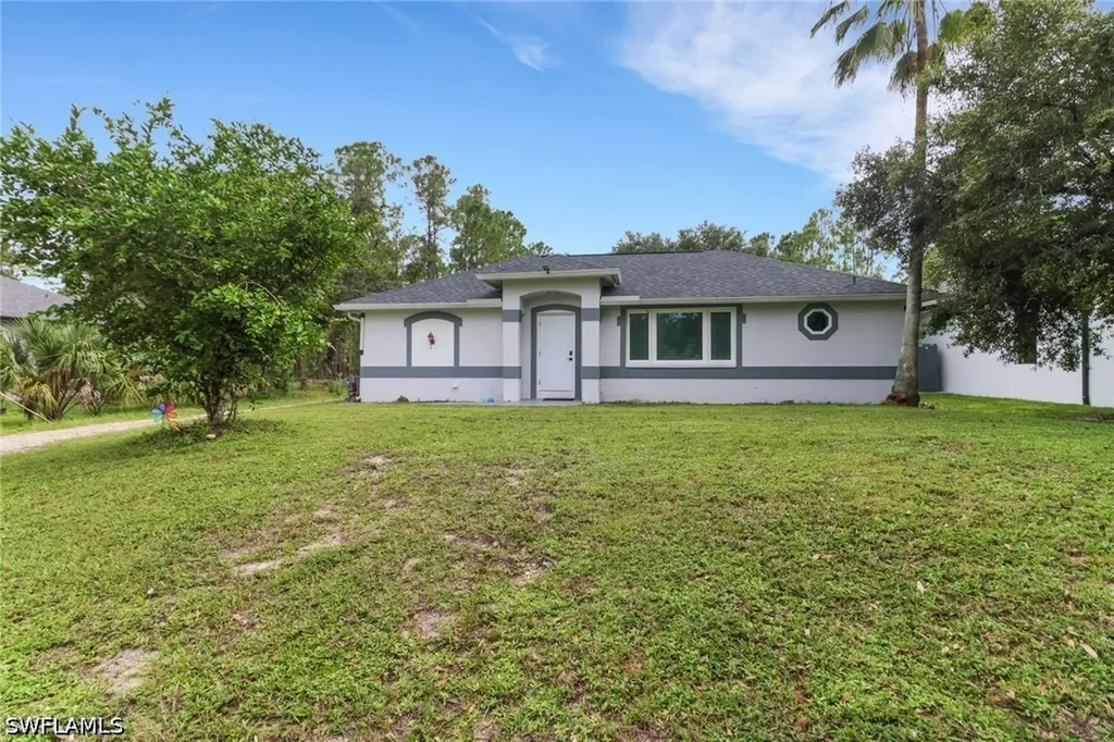 2740 Randall Naples FL 34120