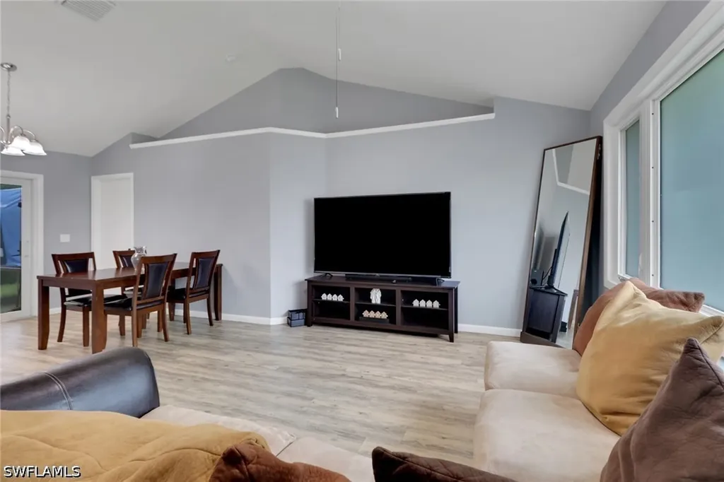 2740 Randall Naples FL 34120