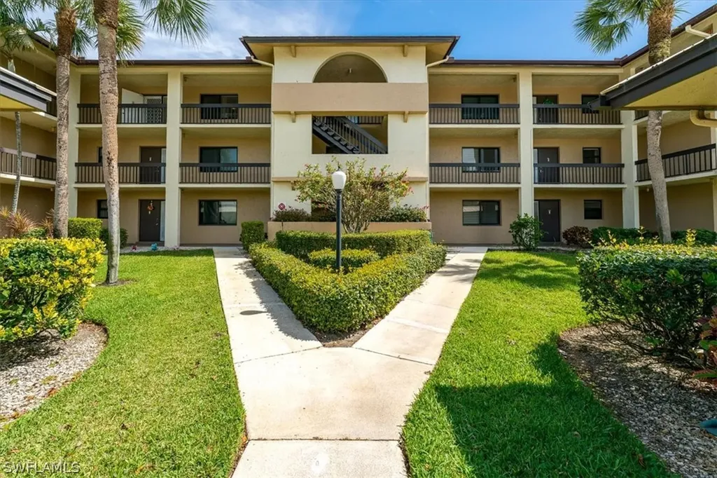 75 Saint Andrews Boulevard Naples FL 34113
