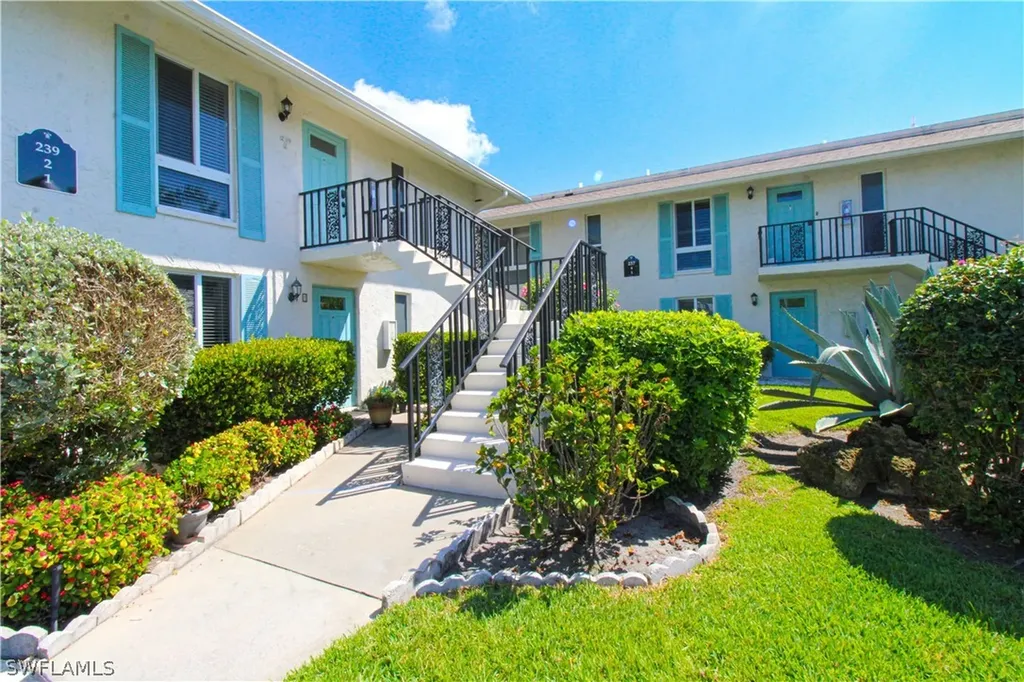 239 Palm Drive Naples FL 34112