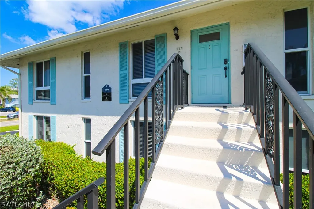 239 Palm Drive Naples FL 34112