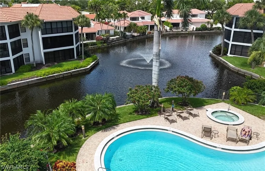 5890 Via Lugano Naples FL 34108