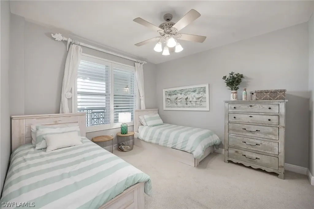 425 Cove Tower Drive Naples FL 34110