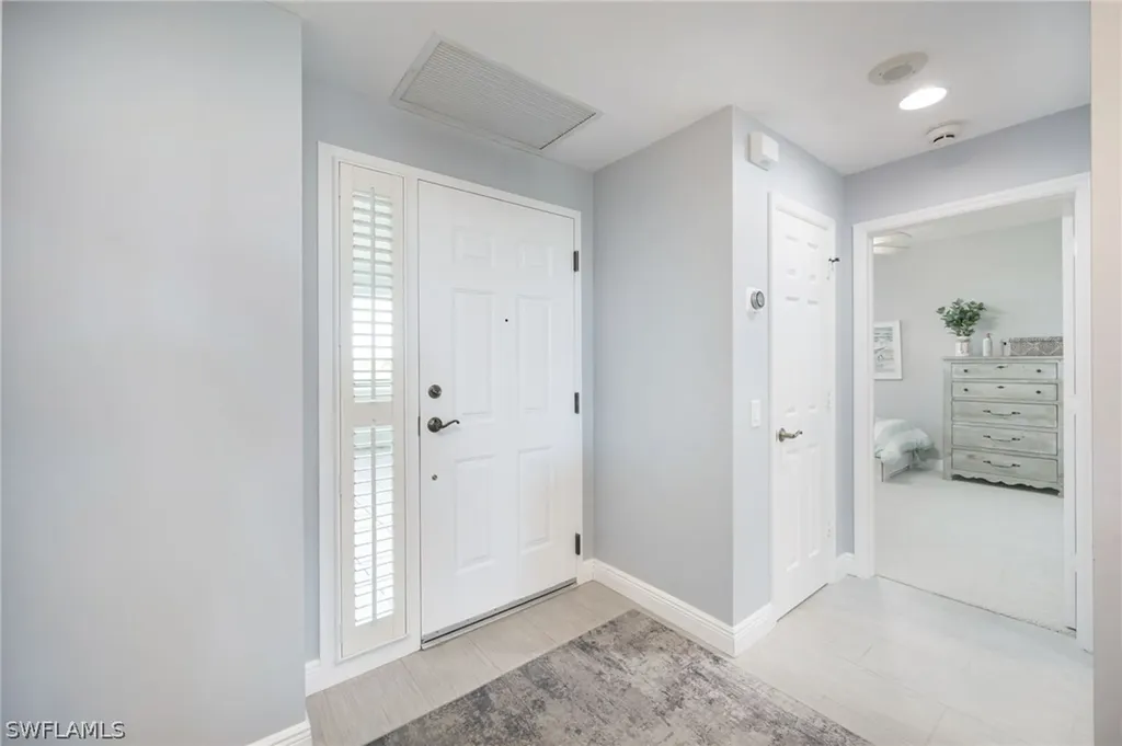 425 Cove Tower Drive Naples FL 34110