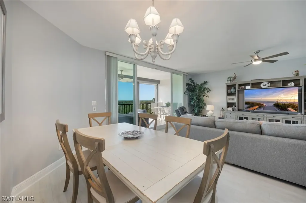425 Cove Tower Drive Naples FL 34110