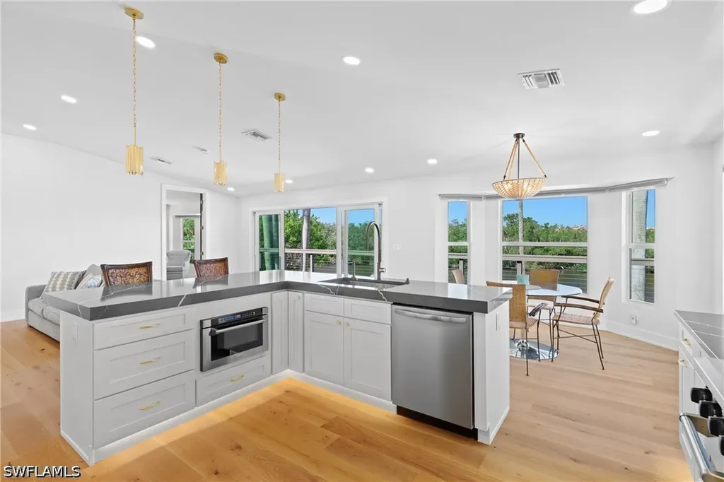1836 Harbor Lane Naples FL 34104