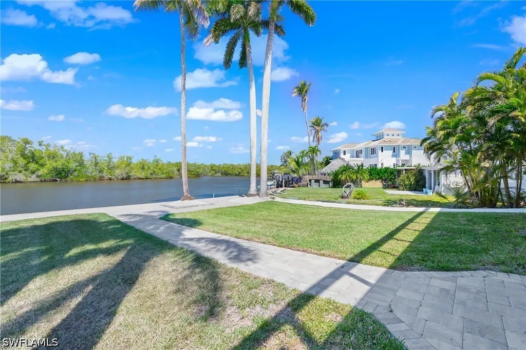 1836 Harbor Lane Naples FL 34104
