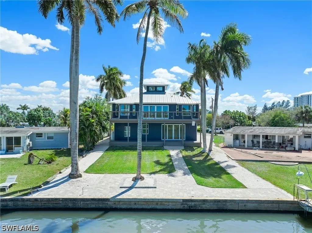 1836 Harbor Lane Naples FL 34104