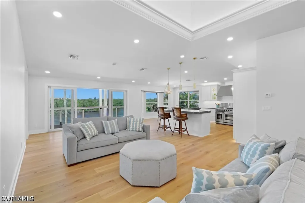 1836 Harbor Lane Naples FL 34104