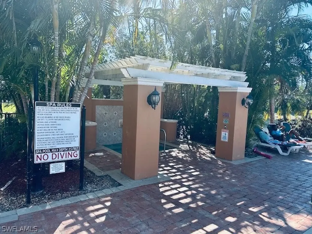 1280 Wildwood Lakes Boulevard S Naples FL 34104