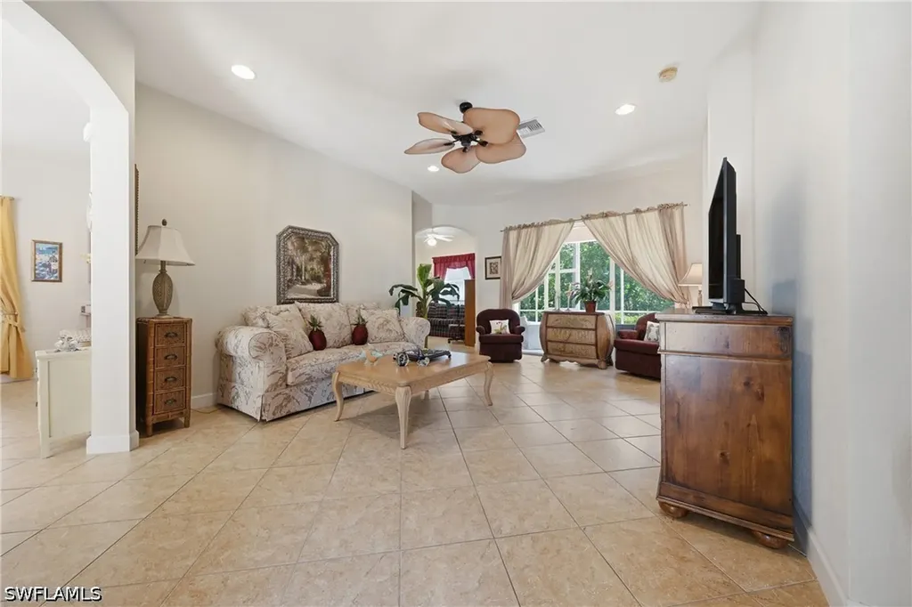 6116 Highwood Park Lane Naples FL 34110