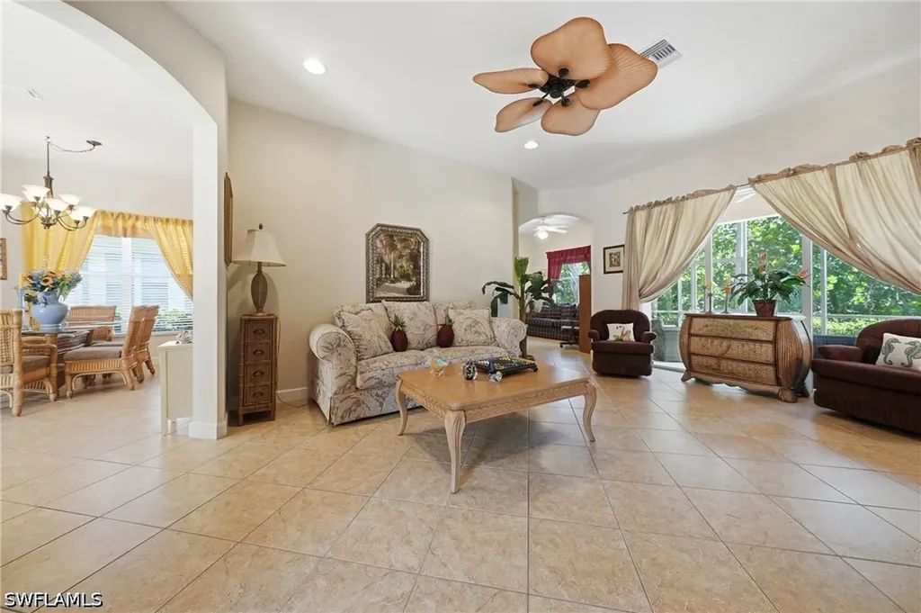 6116 Highwood Park Lane Naples FL 34110