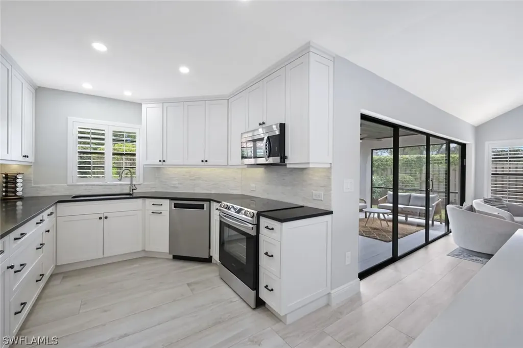 714 Reef Point Circle Naples FL 34108