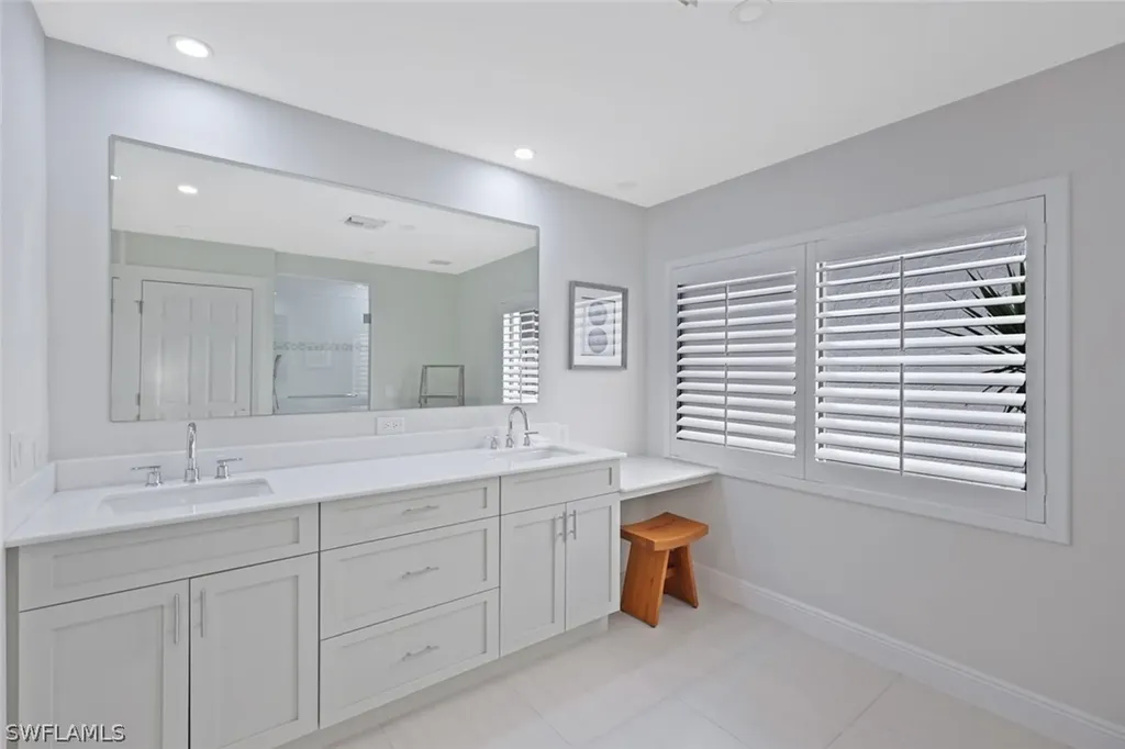 714 Reef Point Circle Naples FL 34108