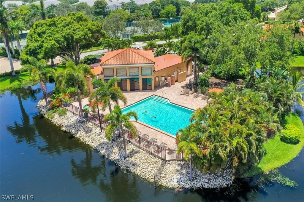 714 Reef Point Circle Naples FL 34108