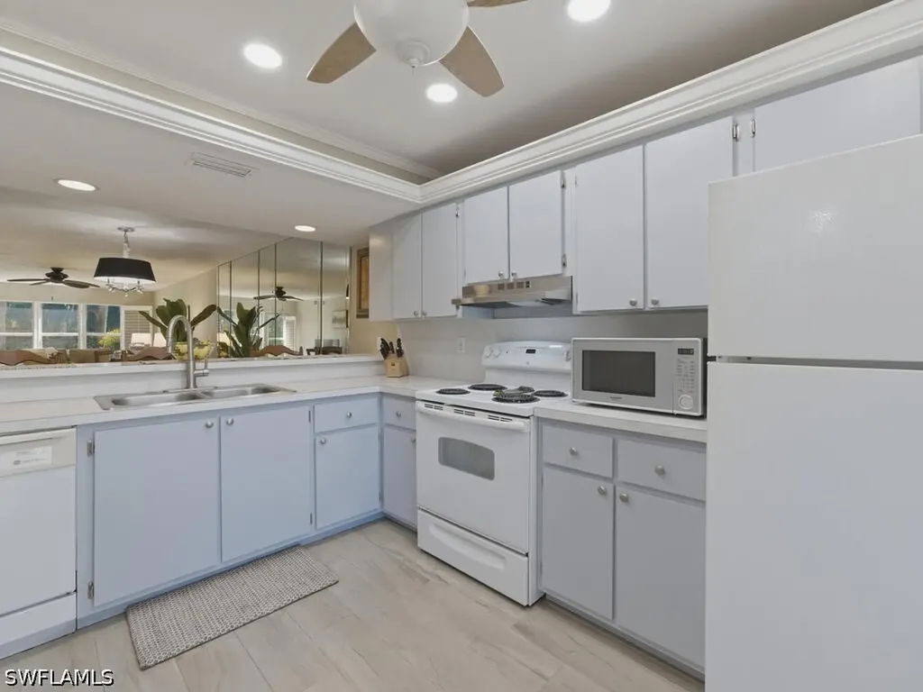 4250 Jack Frost Court Naples FL 34112