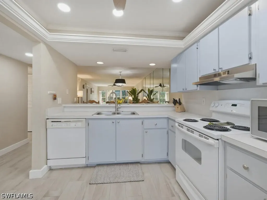 4250 Jack Frost Court Naples FL 34112