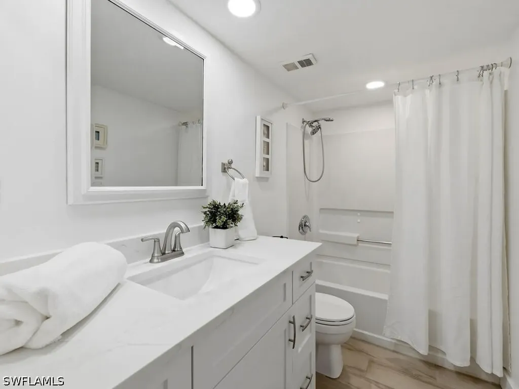 4250 Jack Frost Court Naples FL 34112