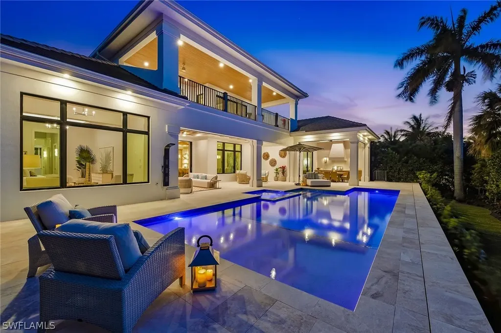 529 Neapolitan Way Naples FL 34103