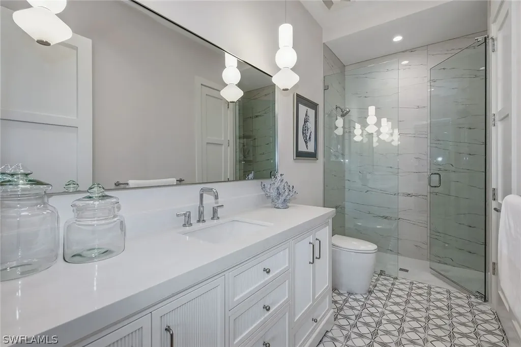 529 Neapolitan Way Naples FL 34103