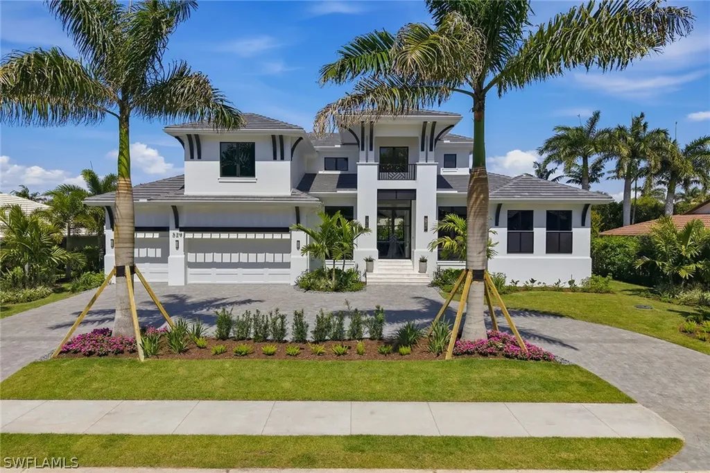 529 Neapolitan Way Naples FL 34103