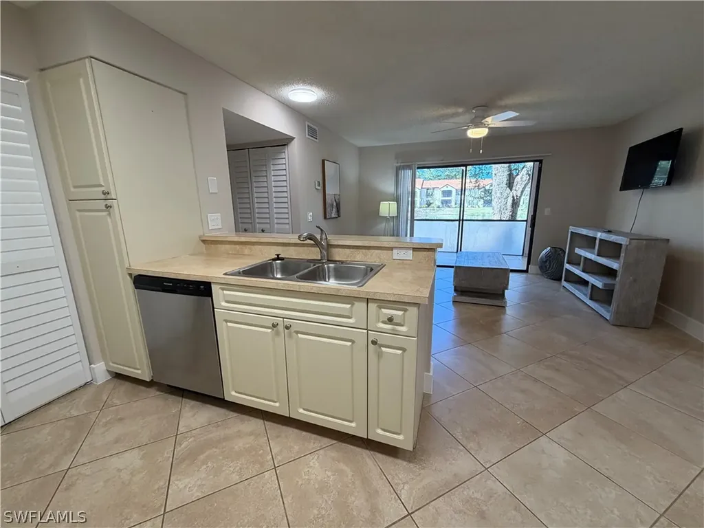 2094 Arbour Walk Circle Naples FL 34109