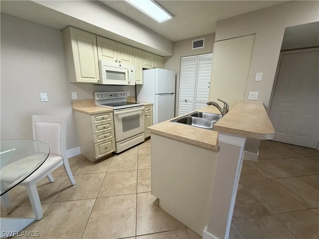 2094 Arbour Walk Circle Naples FL 34109