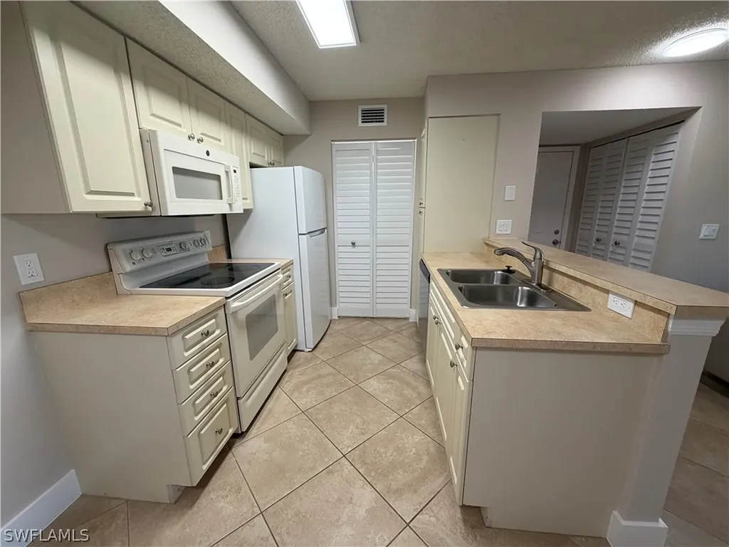 2094 Arbour Walk Circle Naples FL 34109