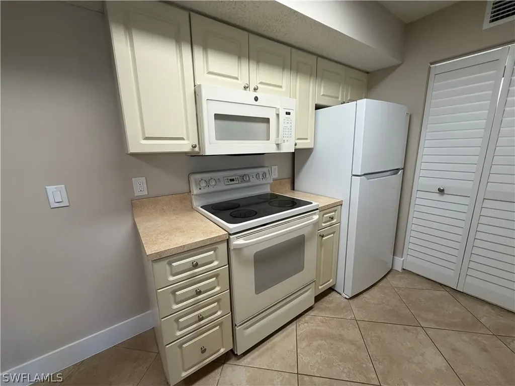 2094 Arbour Walk Circle Naples FL 34109