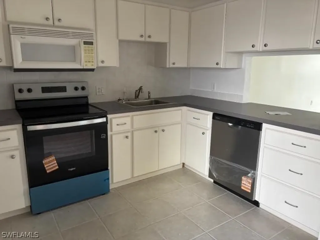 4260 SE 20th Place Cape Coral FL 33904