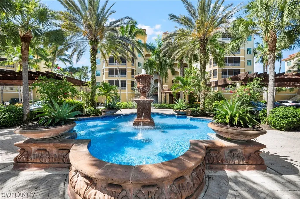 2738 Tiburon Boulevard E Naples FL 34109