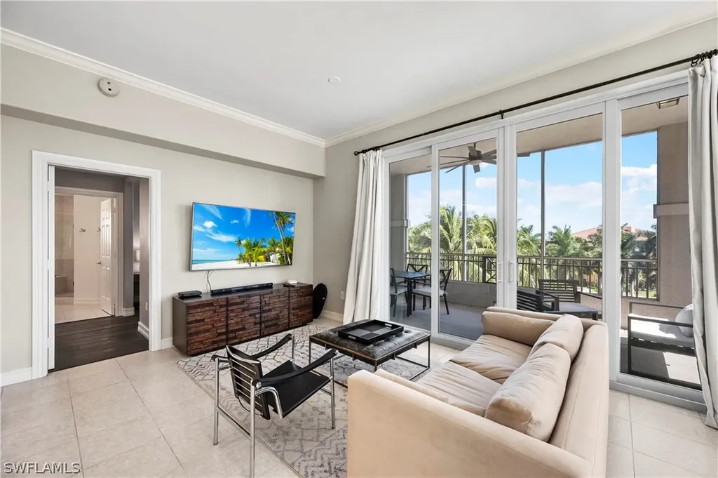 2738 Tiburon Boulevard E Naples FL 34109