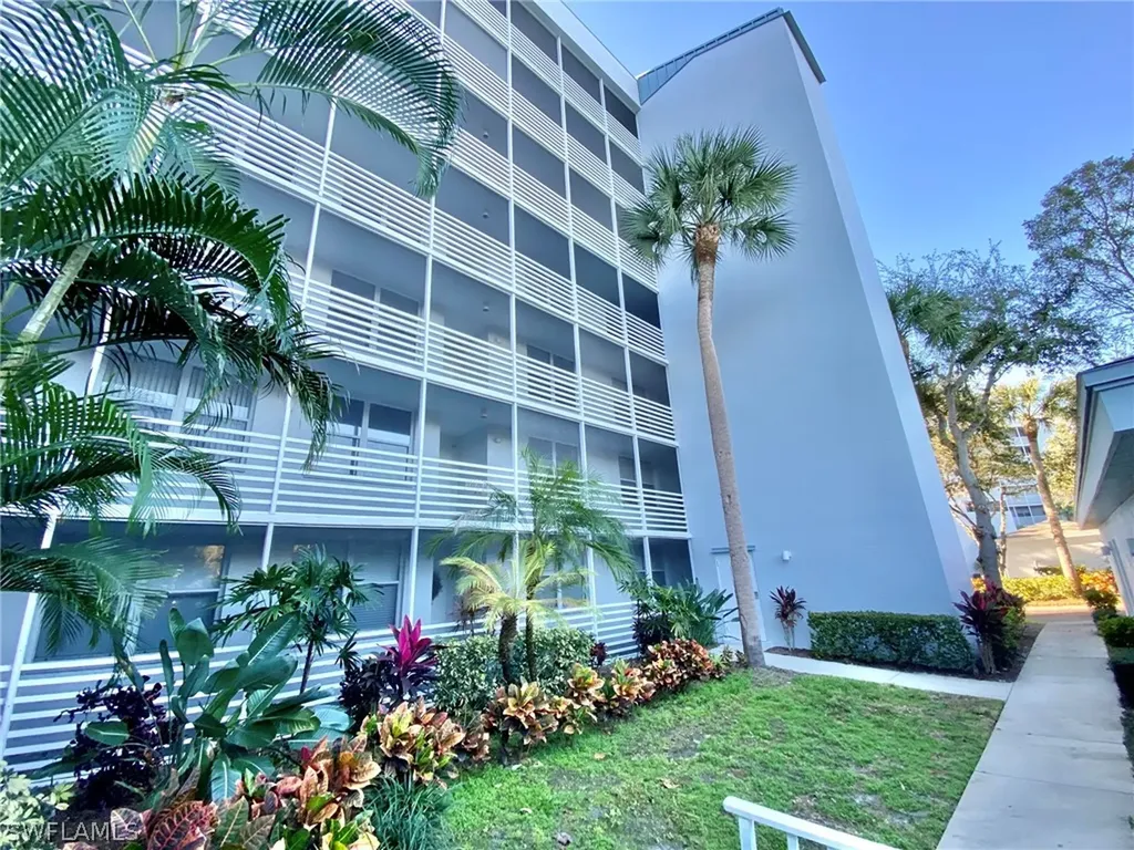 290 Naples Cove Drive Naples FL 34110