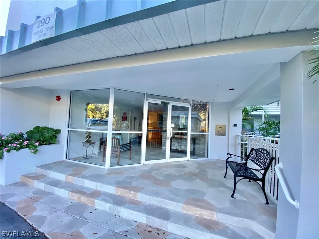 290 Naples Cove Drive Naples FL 34110