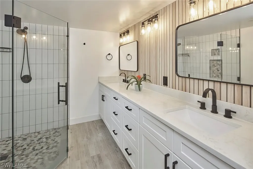 9856 Luna Circle Naples FL 34109