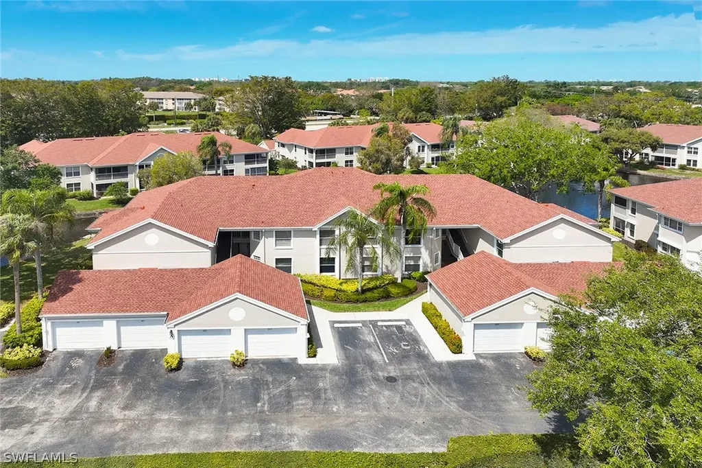 9856 Luna Circle Naples FL 34109