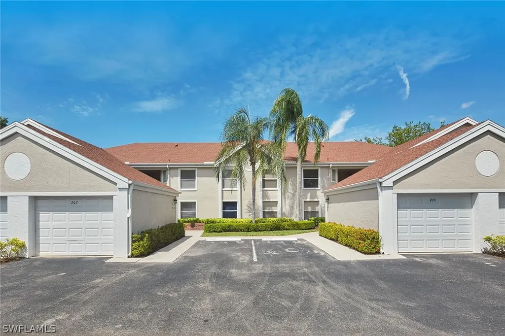 9856 Luna Circle Naples FL 34109