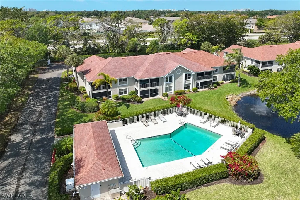 9856 Luna Circle Naples FL 34109