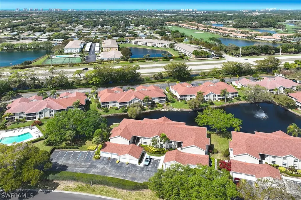 9856 Luna Circle Naples FL 34109