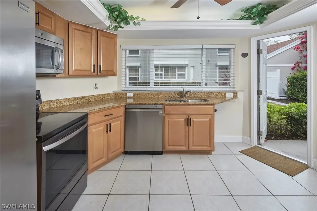 9856 Luna Circle Naples FL 34109