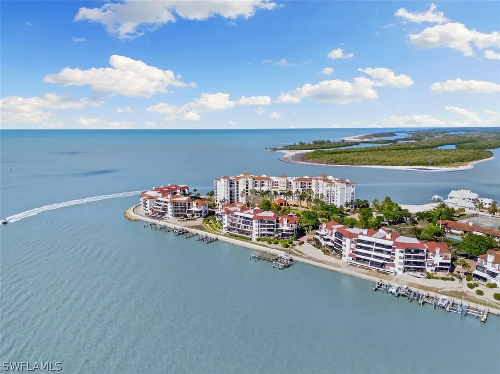 406 La Peninsula Boulevard Naples FL 34113